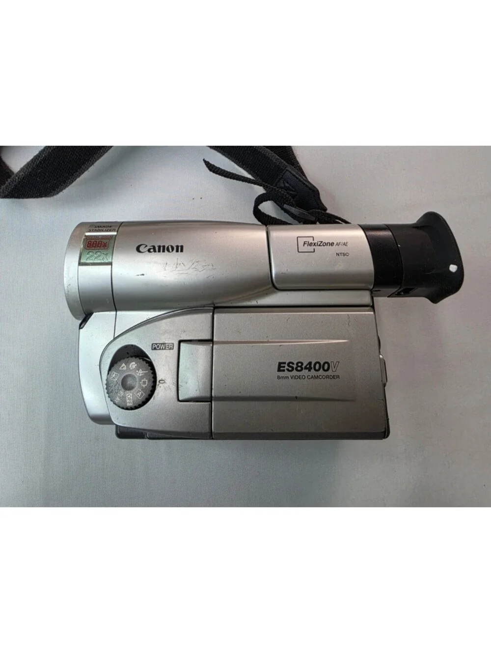 Canon ES8400V Hi8 8mm Video Camcorder 22x Zoom Lot With Cords Battery Box